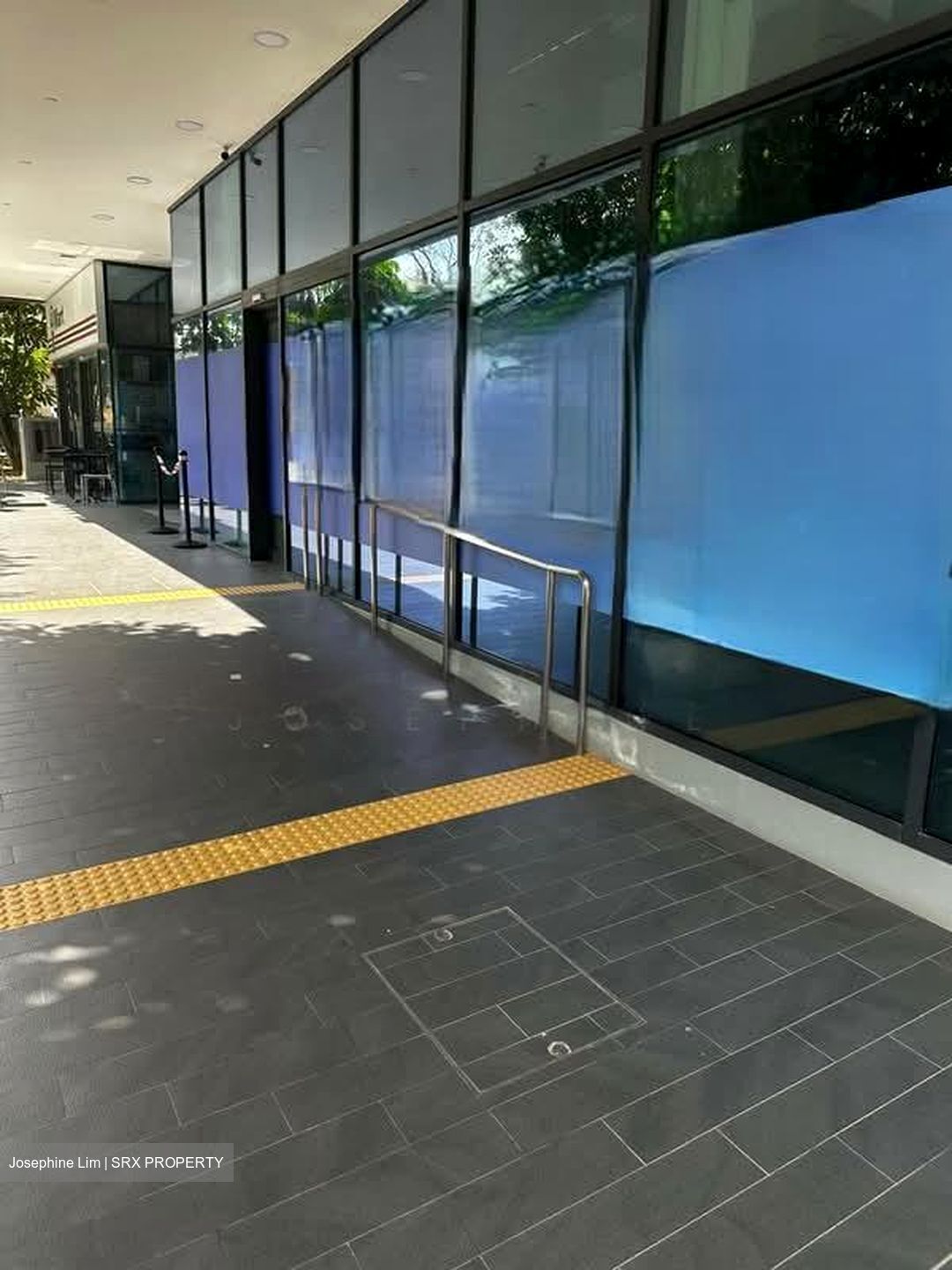 Bt Centre (D12), Retail #526969011